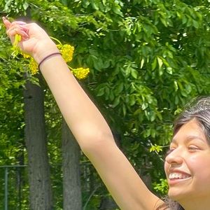 HII! I am Kayla. (photo for reference)